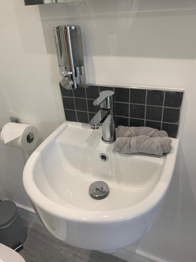 Rosemary House Brs Airport Accommodation 温福德 外观 照片
